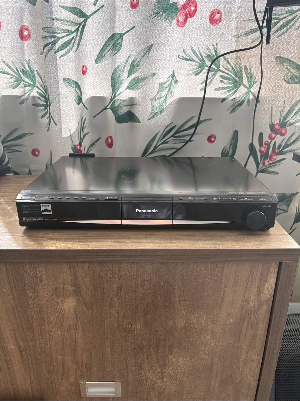 Panasonic SA-PT760 5 Disc Changer DVD/CD Player HDMI with Ipod Dock